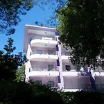 Welcoming With Pool-beahost